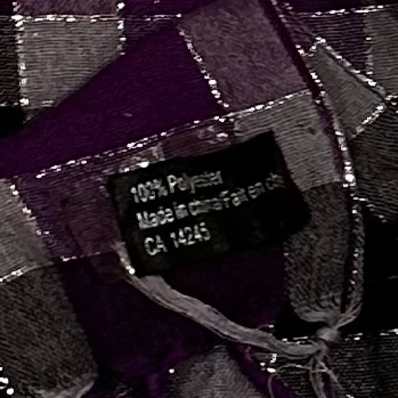 NWOT Summer/Spring purple plaid with silver thread scarf Women - Picture 4 of 4
